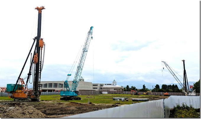 義務教育学校杭打ち