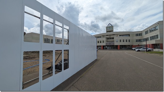 PXL_20240808_023343339