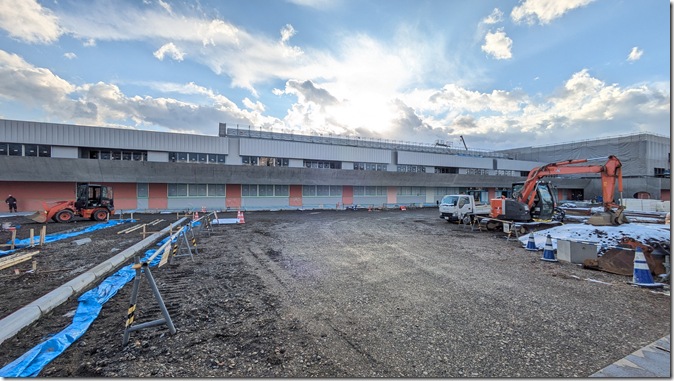 PXL_20251122_051426904