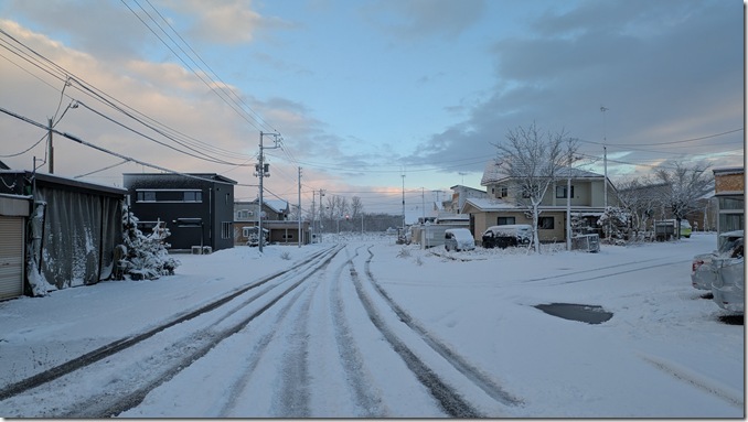 PXL_20251128_220900915