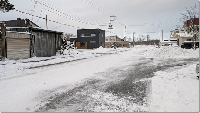 PXL_20251205_220742455